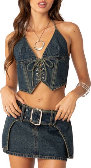 I'm loving the denim corset tops, belts and just denim on denim look. Are  you a fan of denim? Leave a comment. 💙 . . . . . . . . .