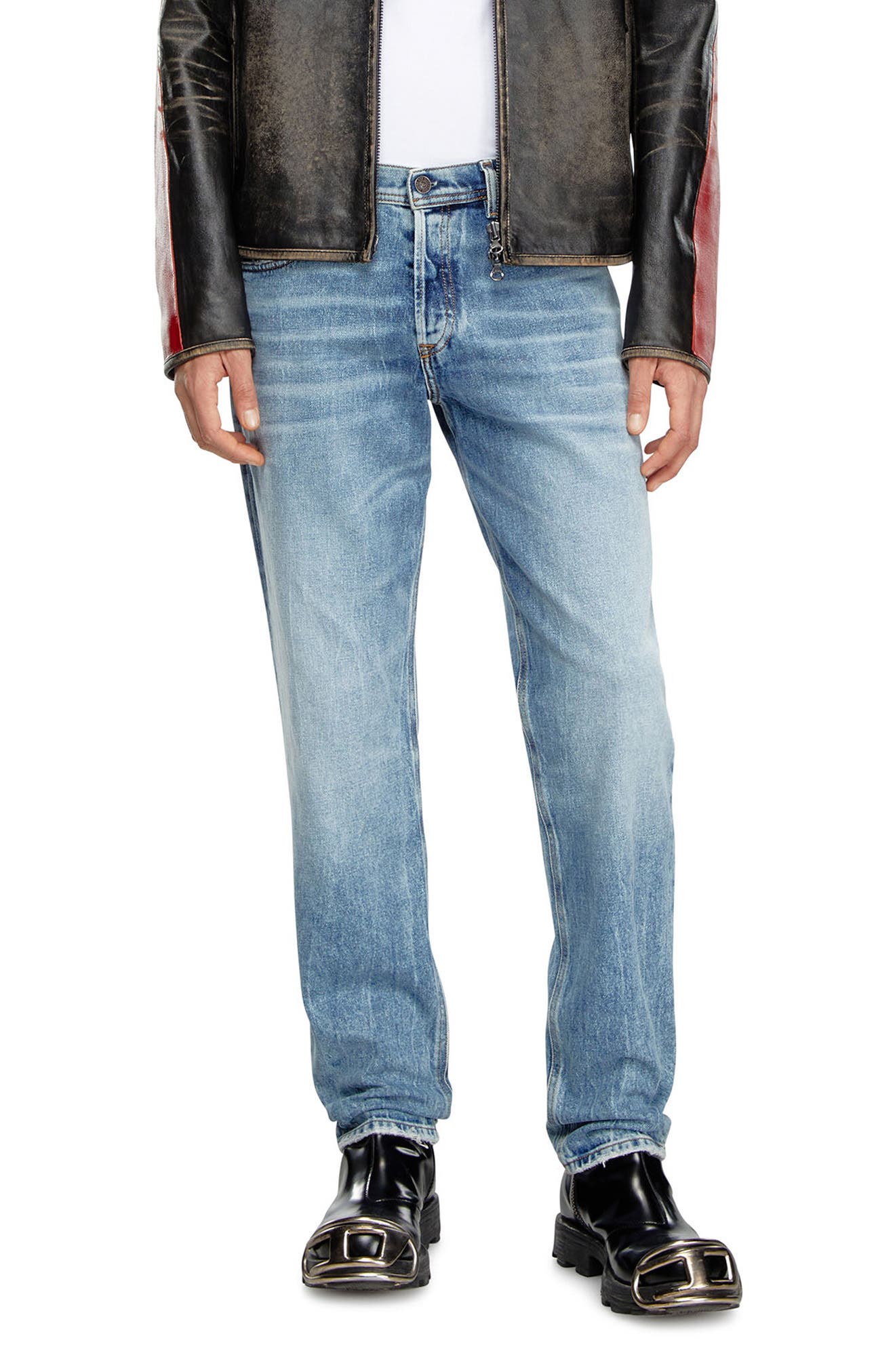 DIESEL® 2023 D-Finitive Tapered Leg Jeans in Denim 