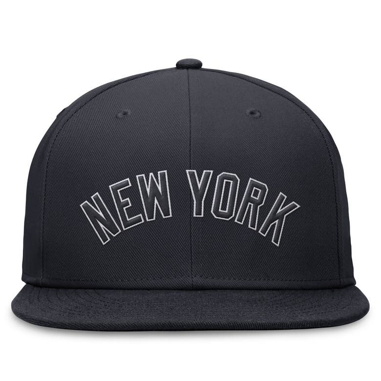 Shop Nike Navy New York Yankees Evergreen Performance Fitted Hat