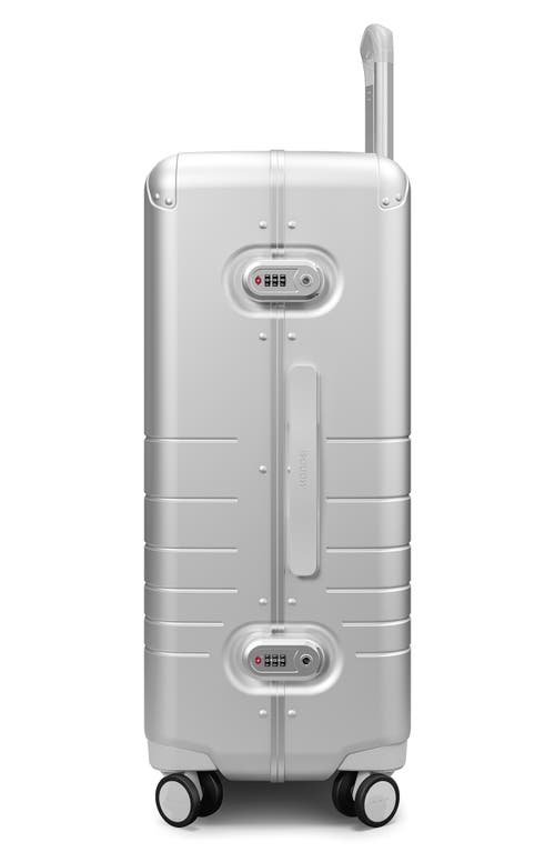 Monos 27-inch Medium Hybrid Spinner Check-in In Silver