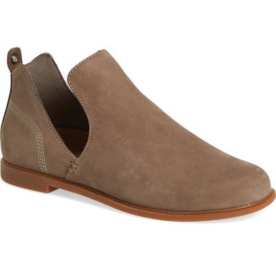 Kodiak Low Rider V-Cut Bootie, Brown