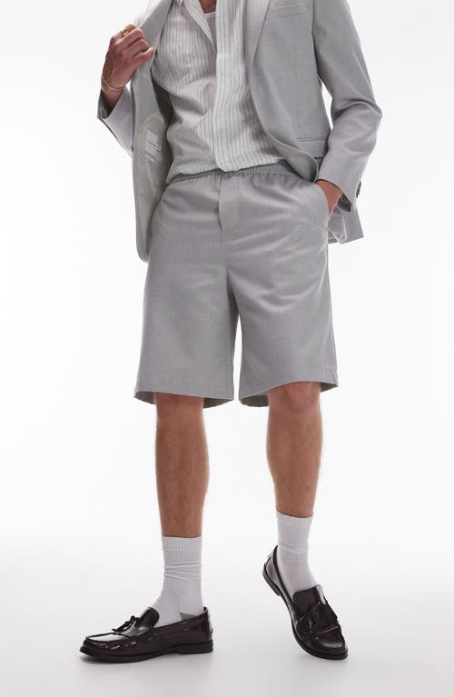 Pull-On Shorts in Light Grey