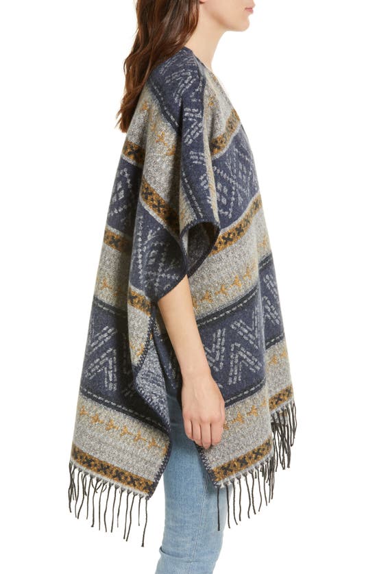 Treasure & Bond Pattern Fringe Ruana In Black Combo