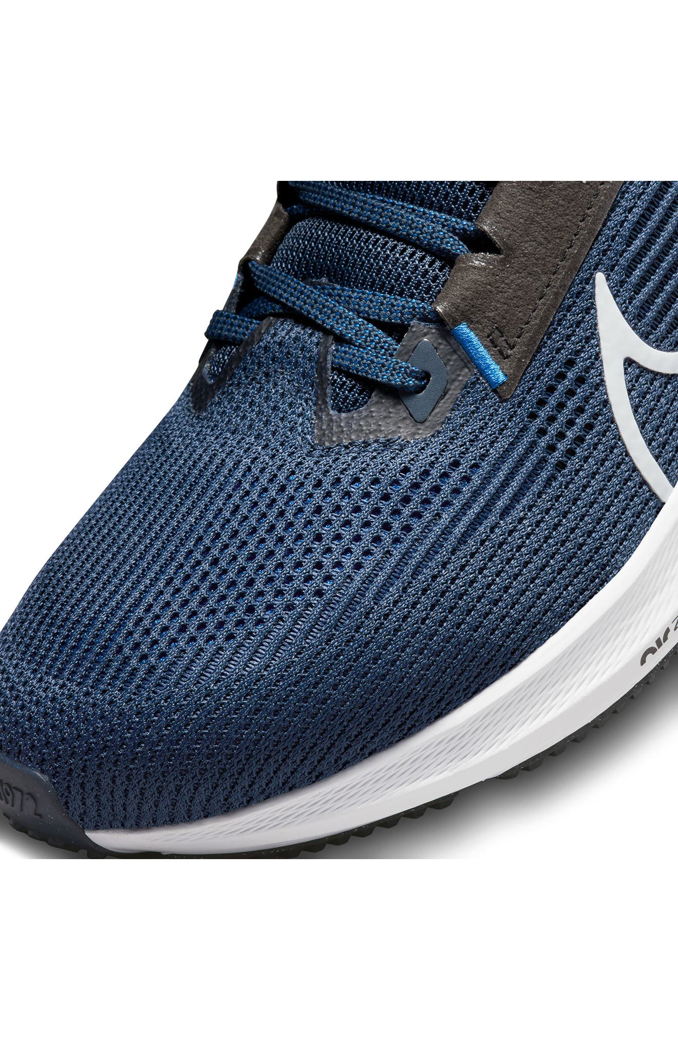 nike air zoom pegasus 37 vs hoka clifton 7