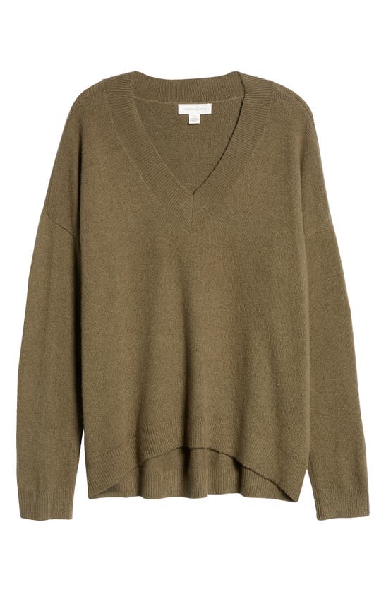 Treasure & Bond V-neck Sweater In Olive Sarma