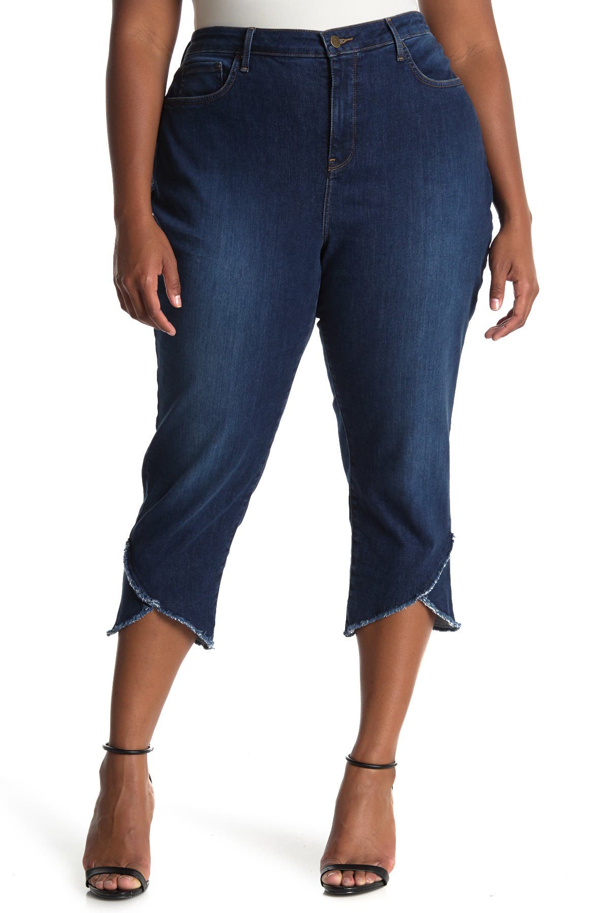 frayed capri jeans