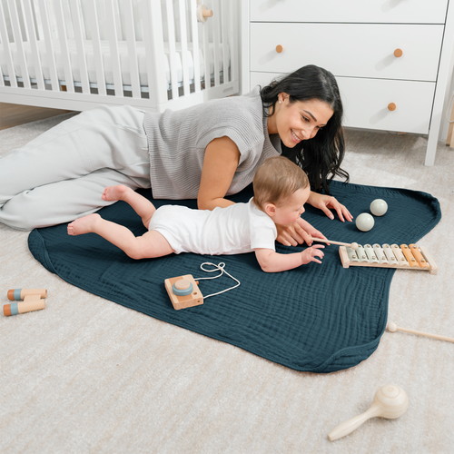 Comfy Cubs Muslin Baby Blanket In Neptune