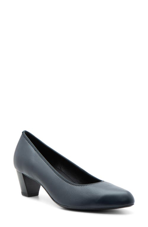 Kelly Pump in Navy