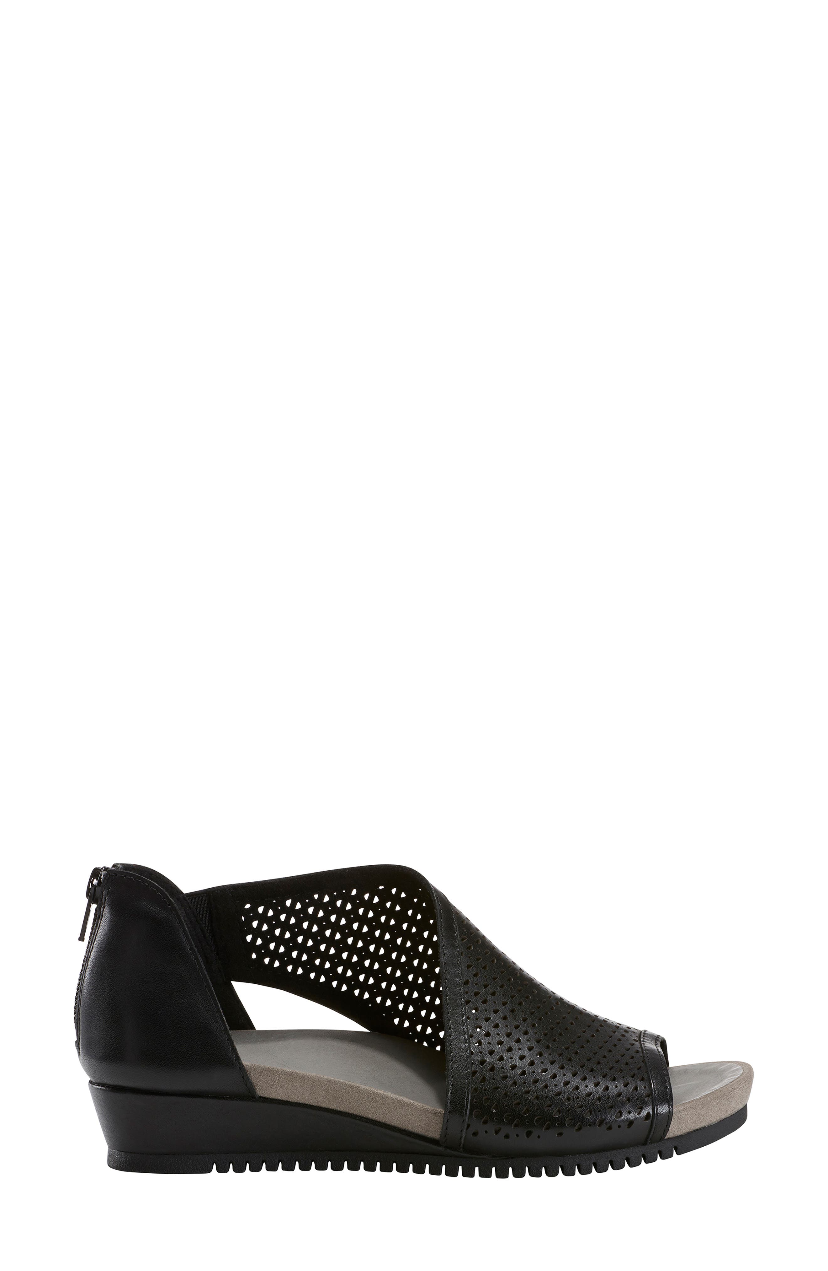 earth capricorn shoes