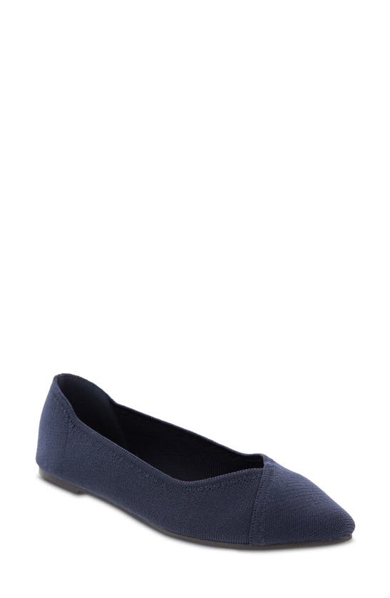 mia kerri pointed toe flyknit flat
