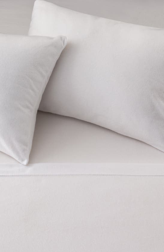 Woven & Weft Super Soft Extra Plush Fleece Sheet Set In Winter White