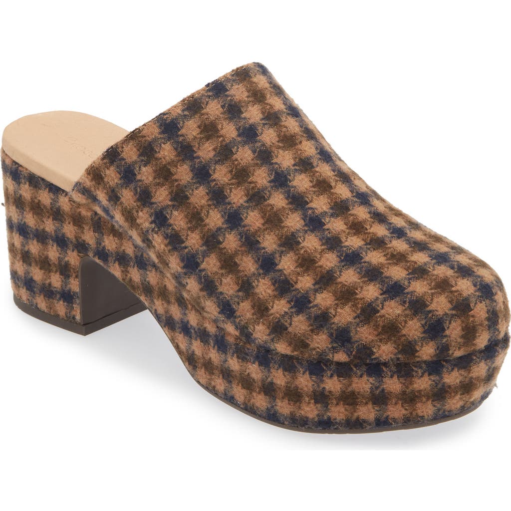 Chocolat Blu Gertie Platform Clog In Brown-navy Tweed