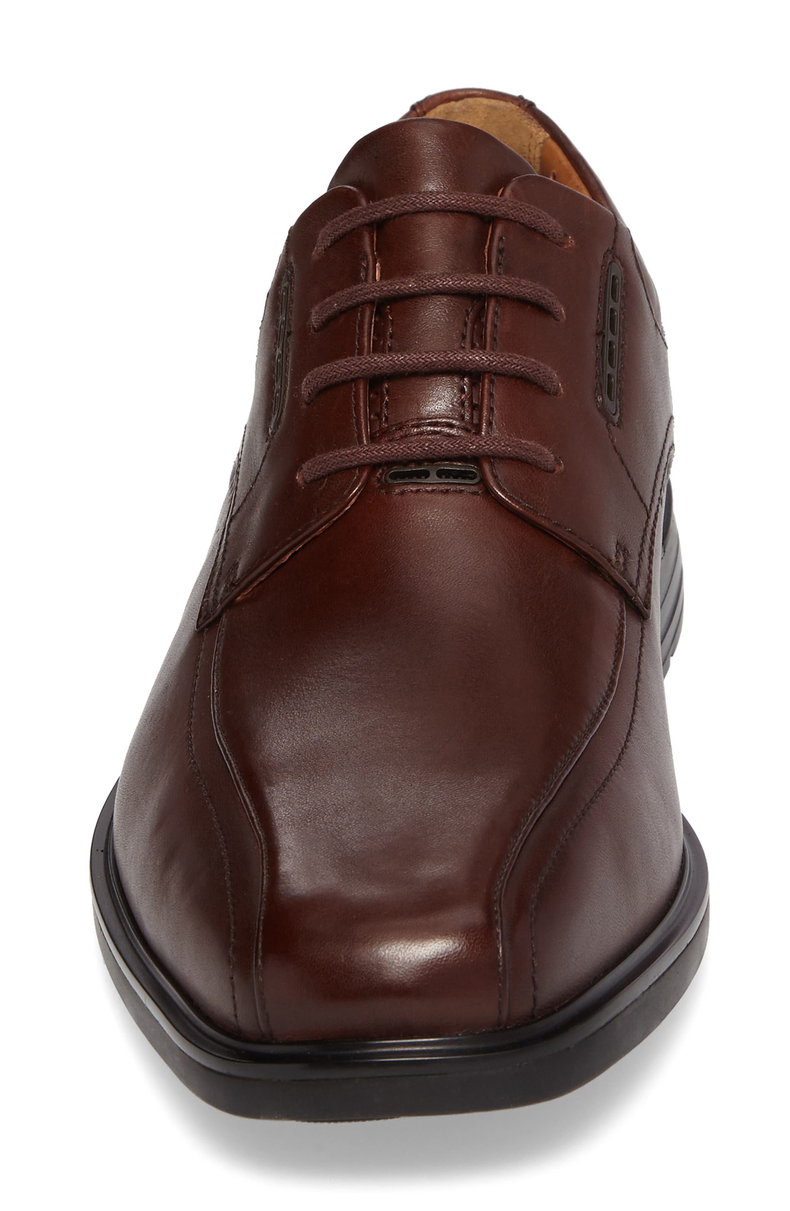 Clarks® Un.Kenneth Bike Toe Oxford 