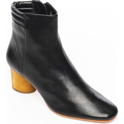 Bernardo Izabella Bootie