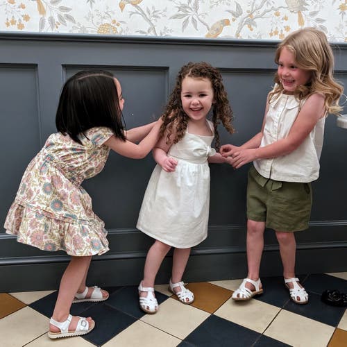Hope & Henry Girls' Sleeveless Bow Front Linen Sundress, Kids In White Bow Linen