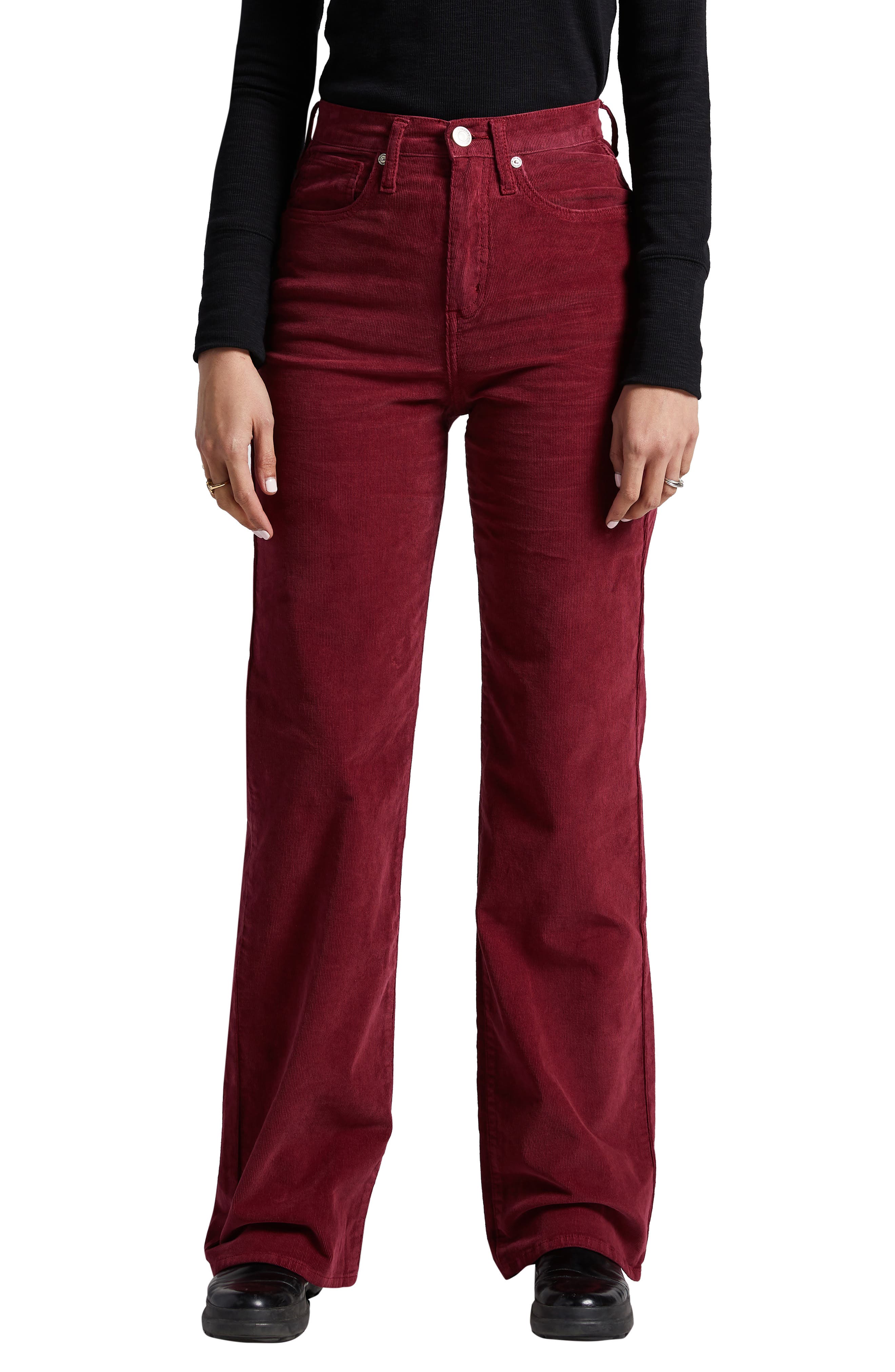 misses red pants