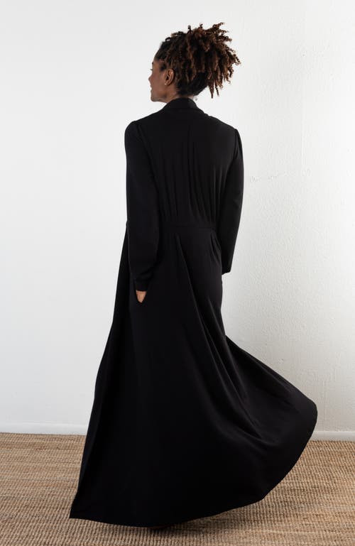 Jjwinks Manhattan Pocketed Long Fleece Robe With Button Closure In Black
