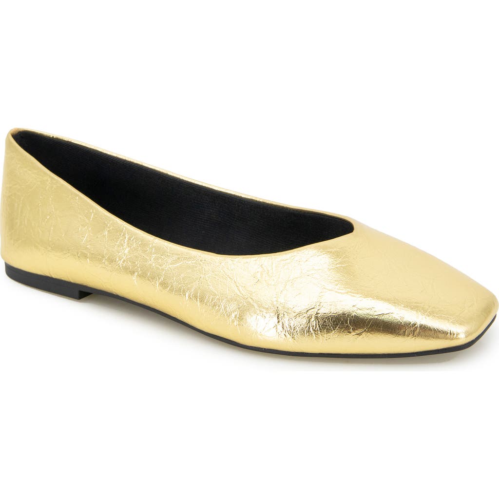 Kenneth Cole Johanna Square Toe Flat In Gold