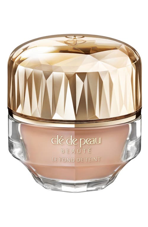 Clé De Peau Beauté Cle De Peau Beaute The Foundation In Medium Beige