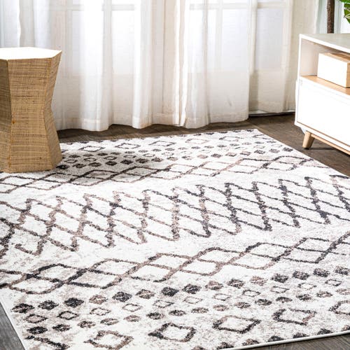 Jonathan Y Aksil Moroccan Diamond Area Rug In Ivory/brown