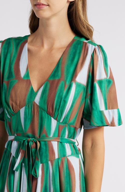 Shop Du Paradis Colleen Short Sleeve Dress In Vintage Green Geo