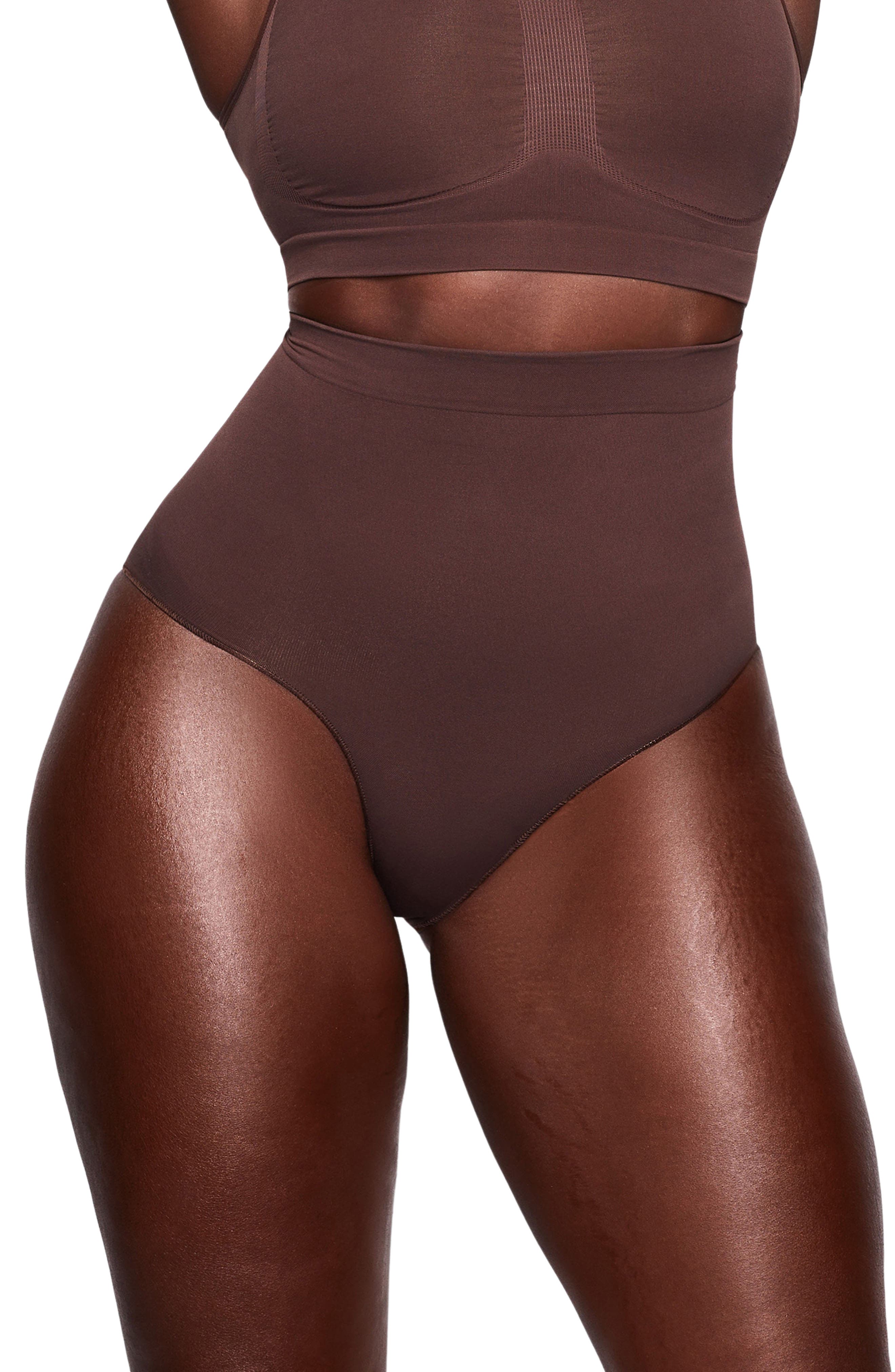 SKIMS Sculpting Seamless Mid Waist 
