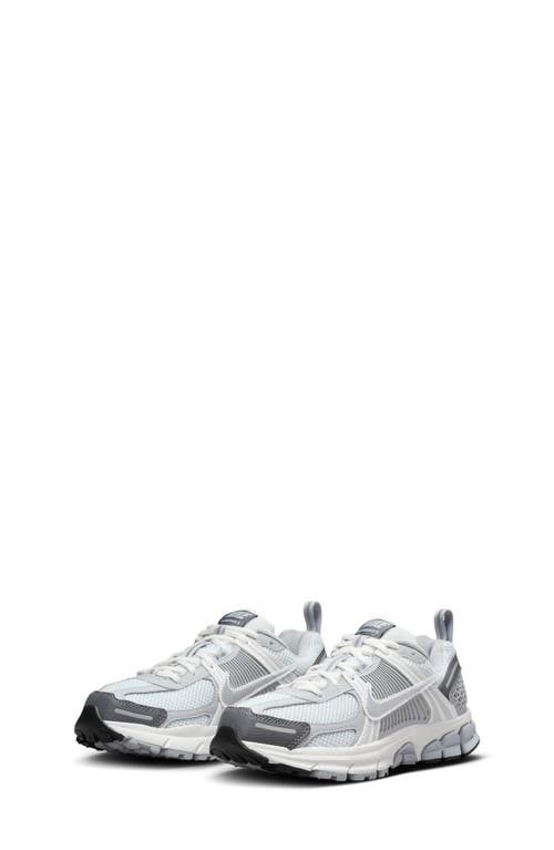 Nike Zoom Vomero 5 Sneaker In Platinum/metallic Silver