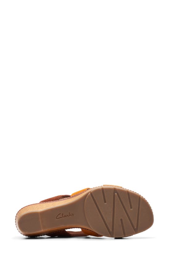Clarks Seannah Glow Clog-style Block Heel Sandals In Tan Combi Suede