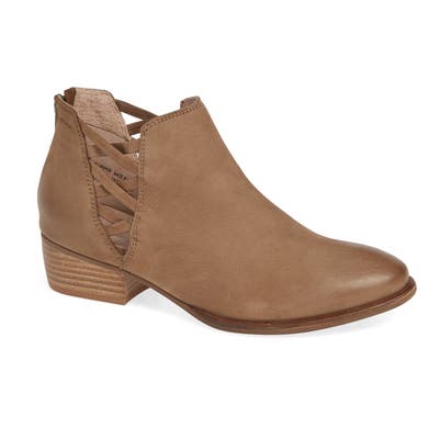 Seychelles Remembrance Bootie, Beige