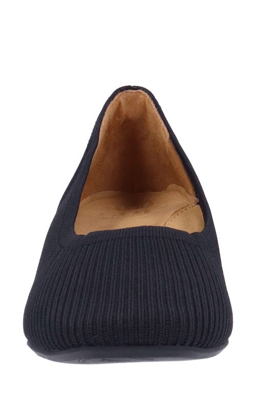 L'amour Des Pieds Saraphina Pump In Black