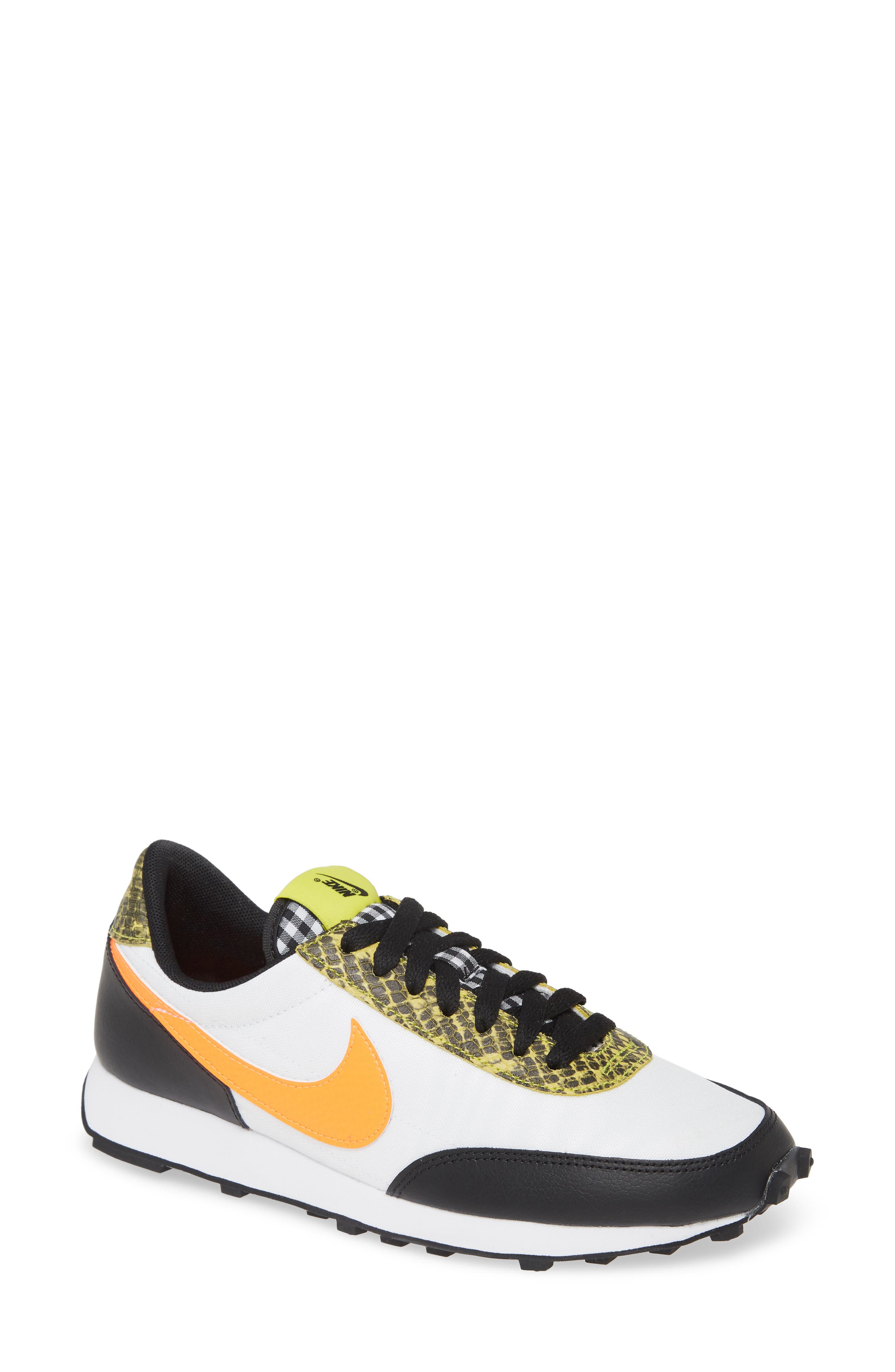 casual nike sneakers womens