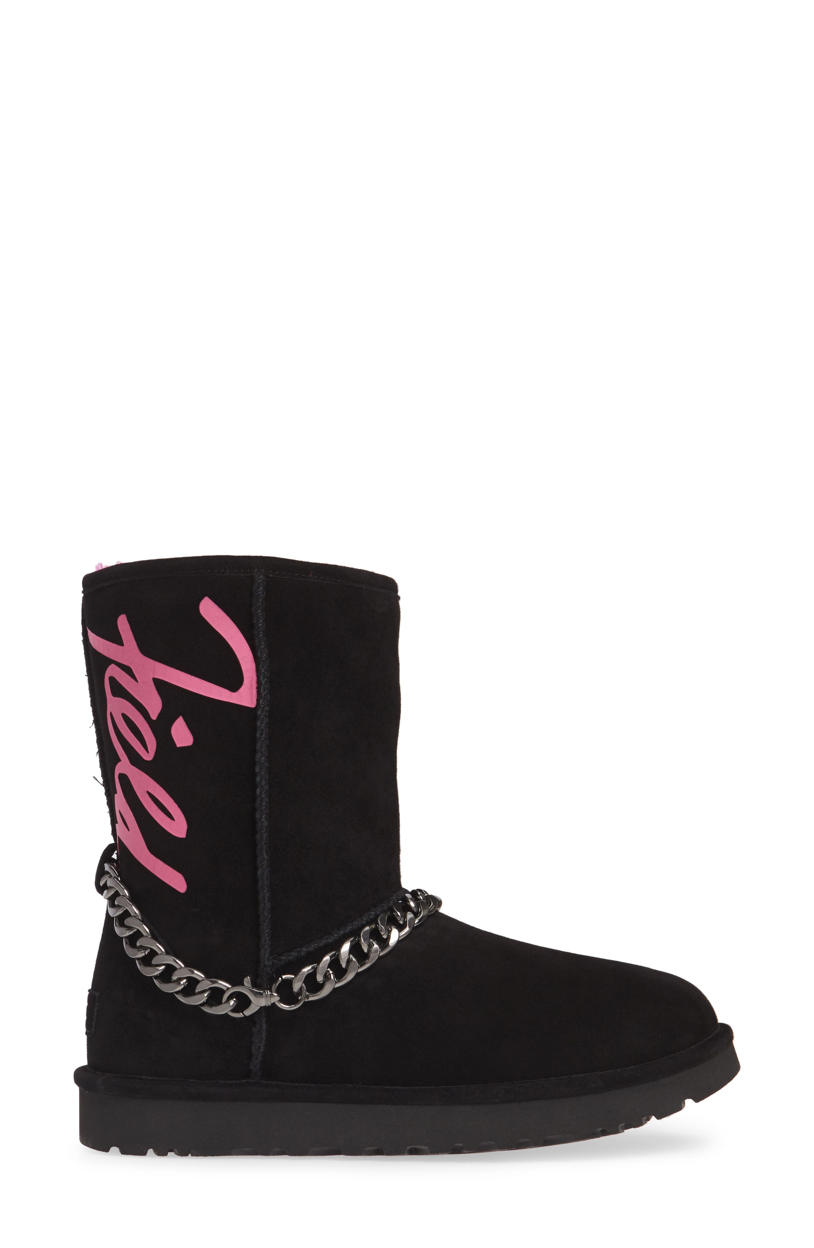 uggs with chain