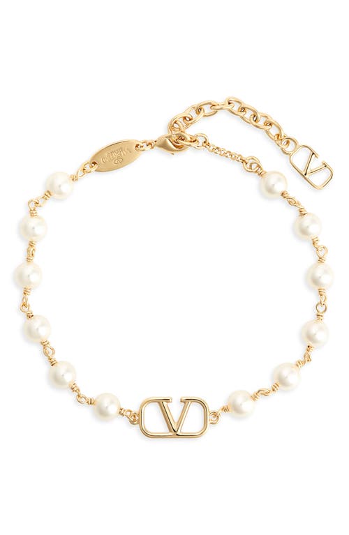 Valentino Garavani Vlogo Signature Imitation Pearl Bracelet In 23r Oro 18/cream Rose