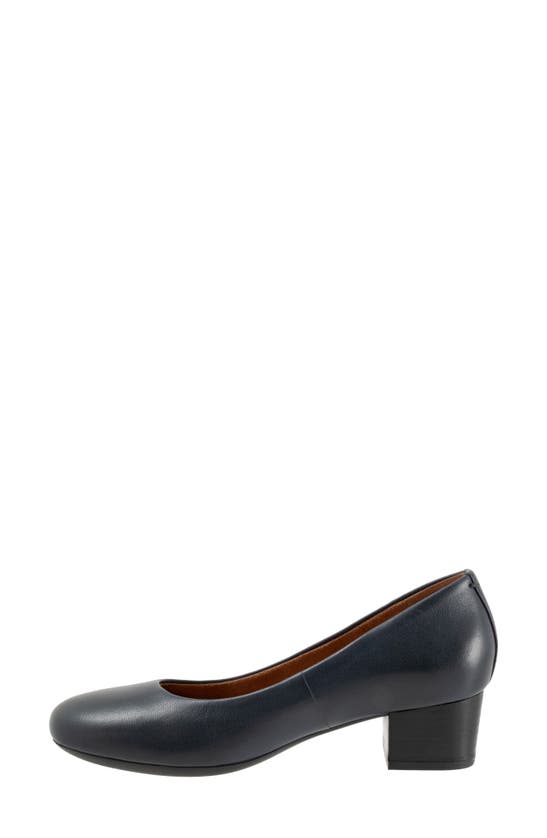 Shop Softwalk ® Lynn Pump In Navy