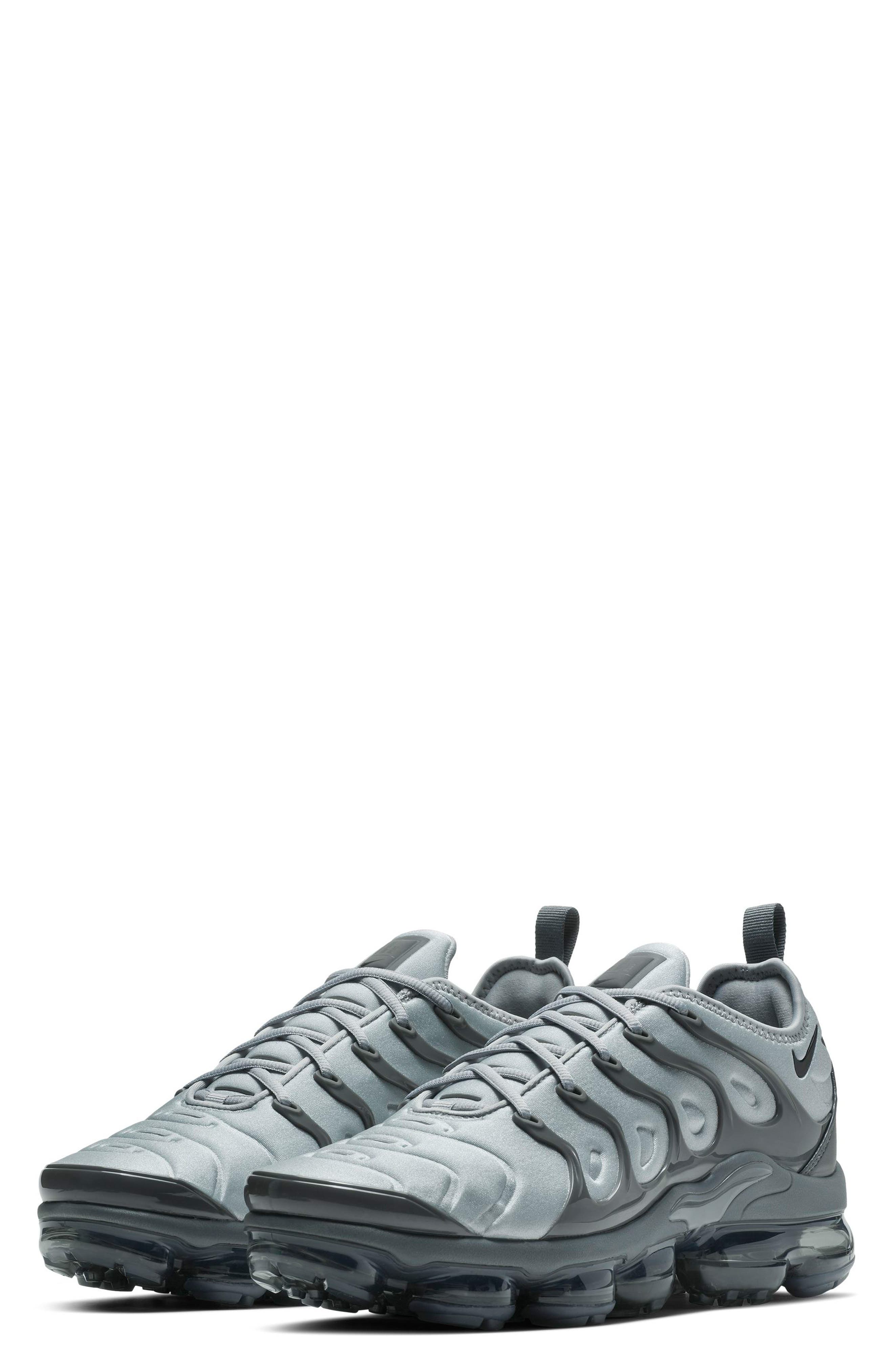 wolf grey black vapormax plus