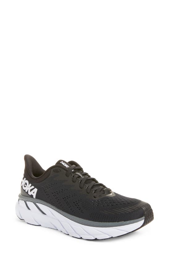 HOKA ONE ONE photo