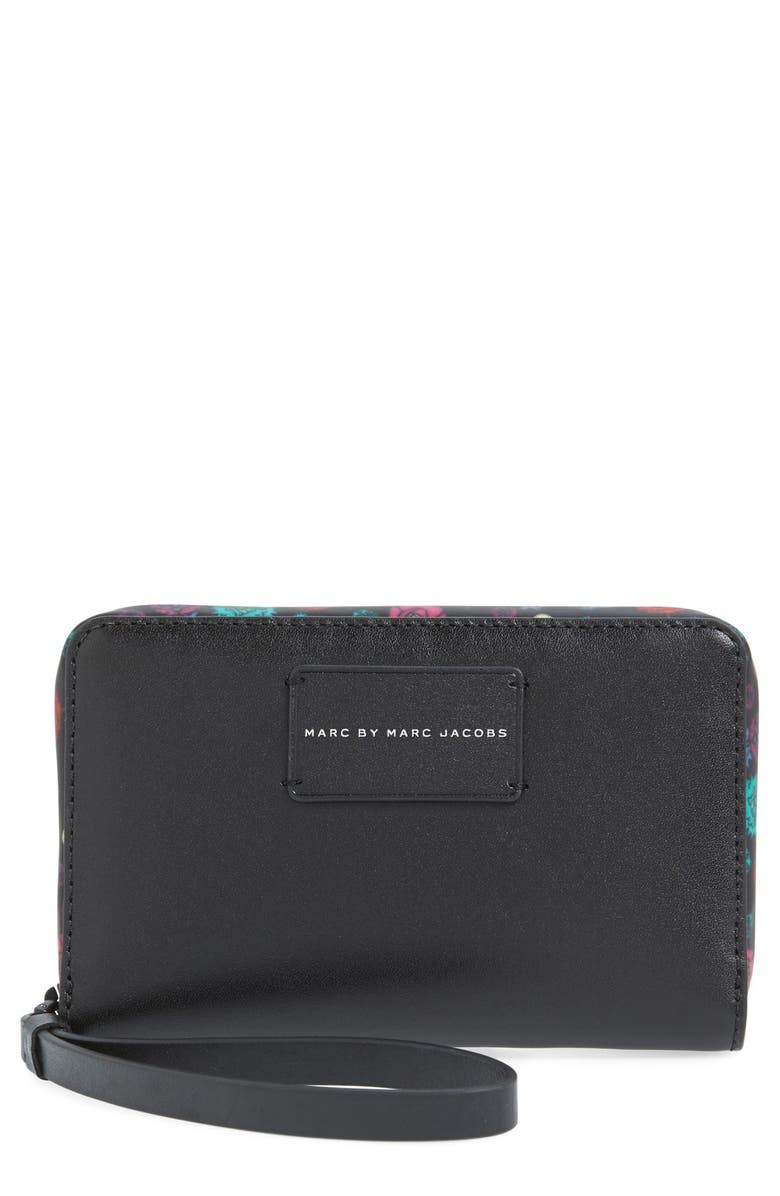 Marc By Marc Jacobs X Disney Alice In Wonderland Ditsy Flower Wingman Phone Wristlet Nordstrom Marc By Marc Jacobs X Disney Alice In Wonderland Ditsy Flower Wingman Phone Wristlet Nordstrom