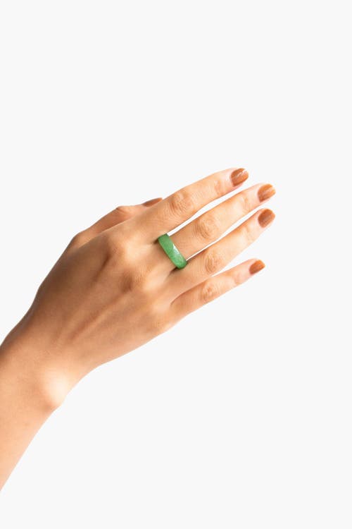 Seree Zz Imperial Green Jade Ring In Bright Green