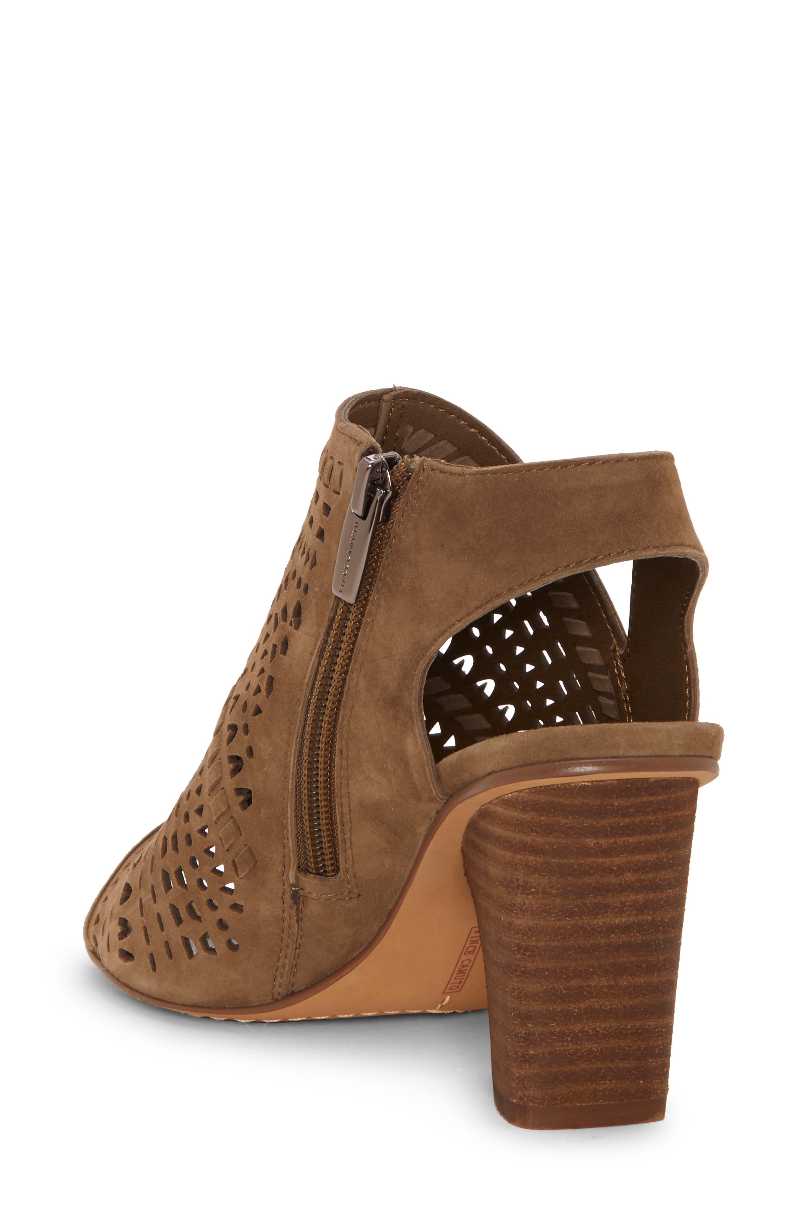 vince camuto derechie