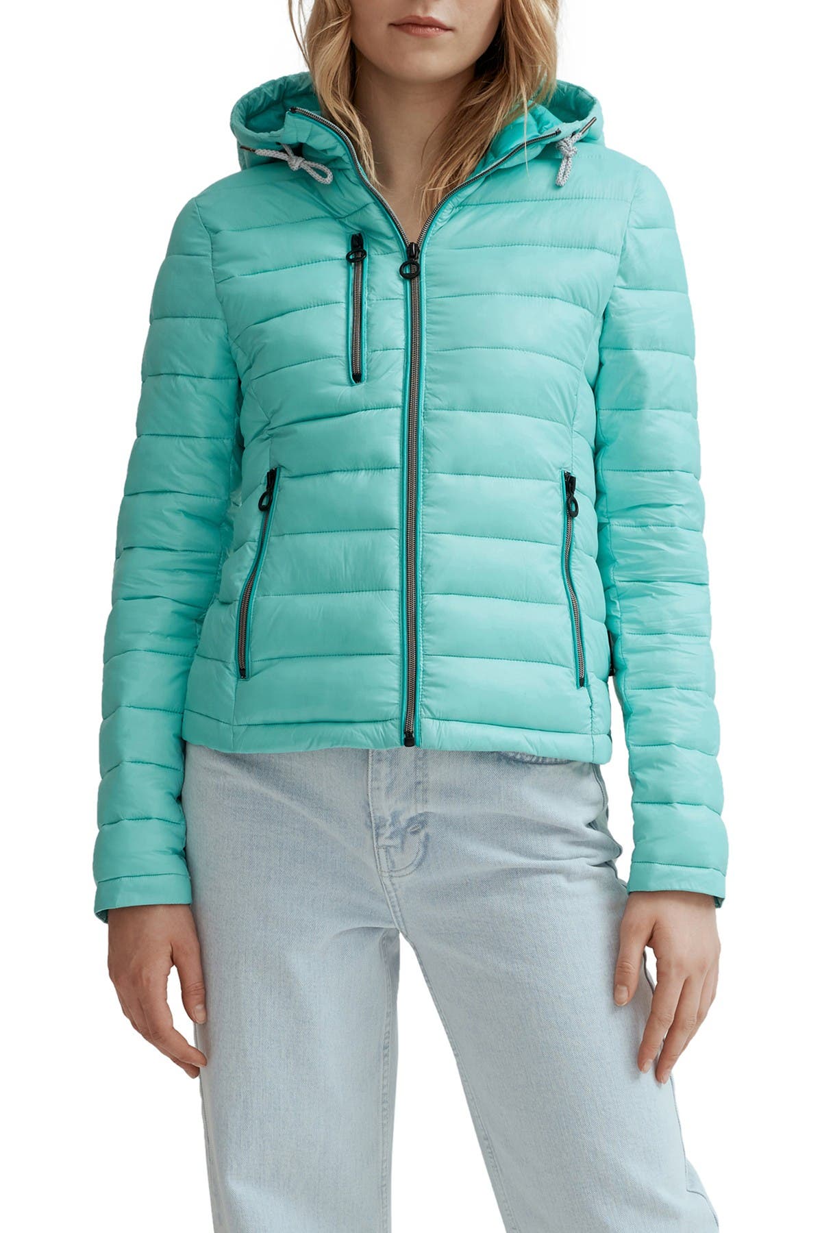 ultra lightweight hooded puffer jacket