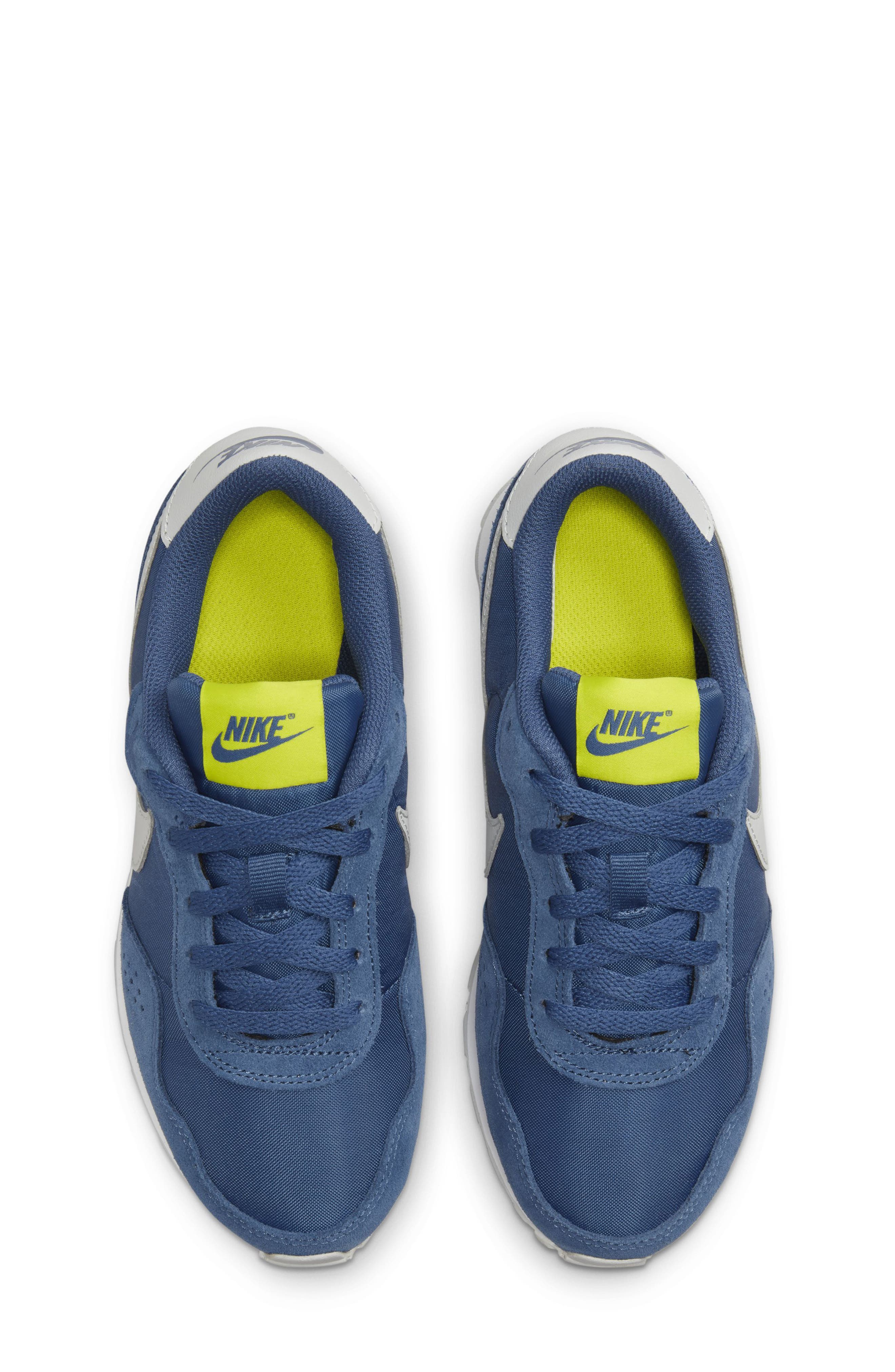 nike valiant trainers mens