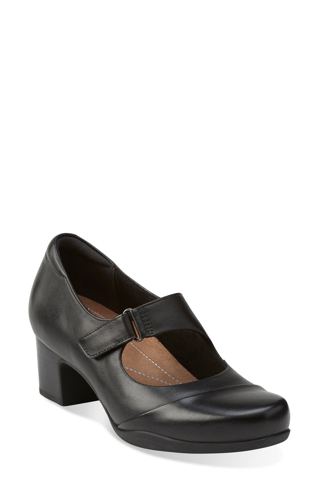clarks brown mary jane shoes