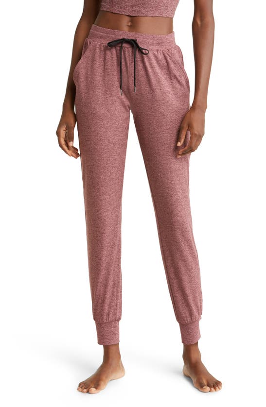 Zella Restore Soft Lite Joggers In Burgundy Royale