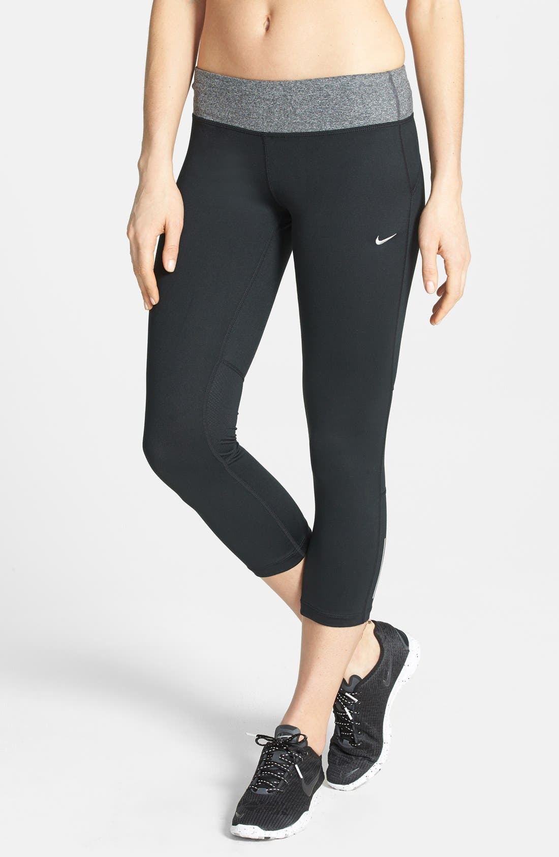 nike epic run tight crop
