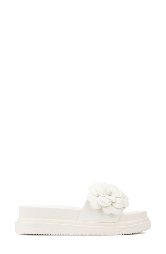 New York And Company Camilia Flower Strap Platform Slide Sandal In White