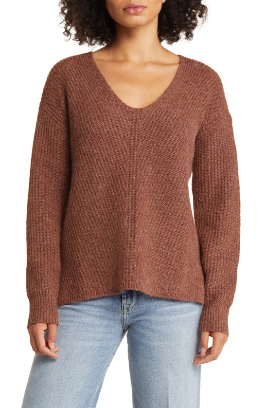 CASLON DIRECTIONAL V-NECK SWEATER
