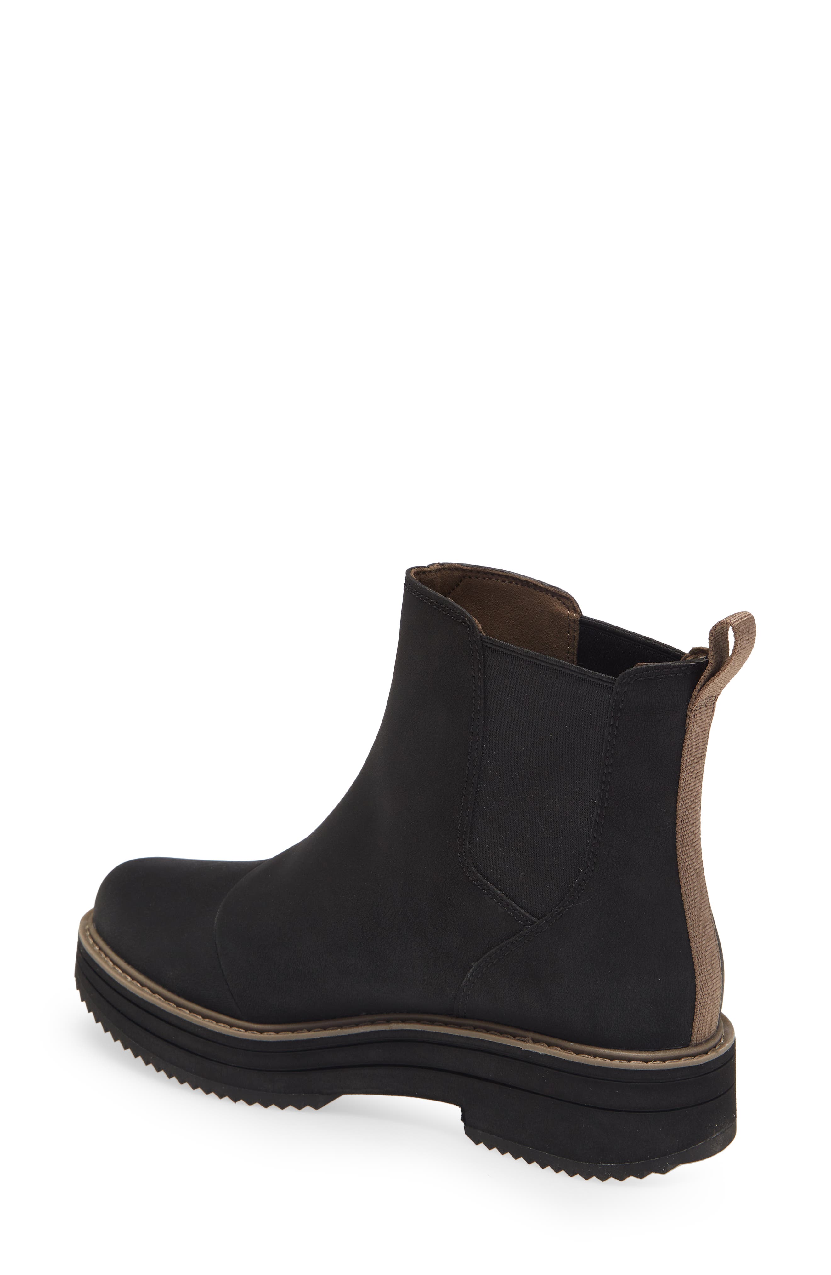 teva chelsea boots