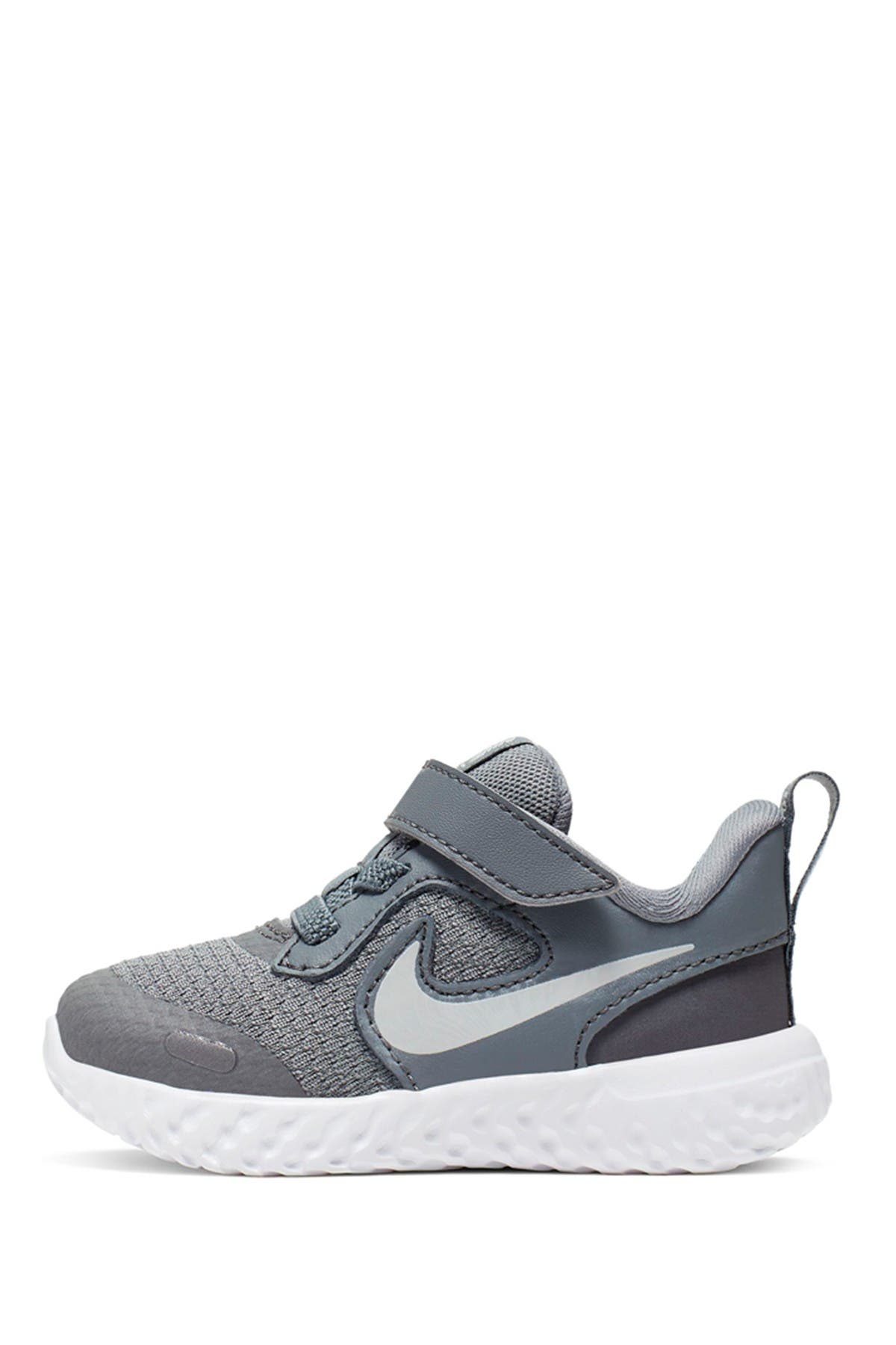 nike revolution 5 nordstrom rack