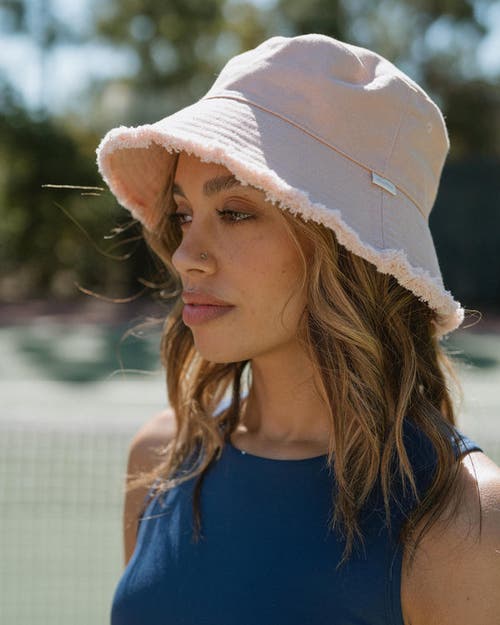 Hemlock Coronado Bucket Hat In Soft Pink
