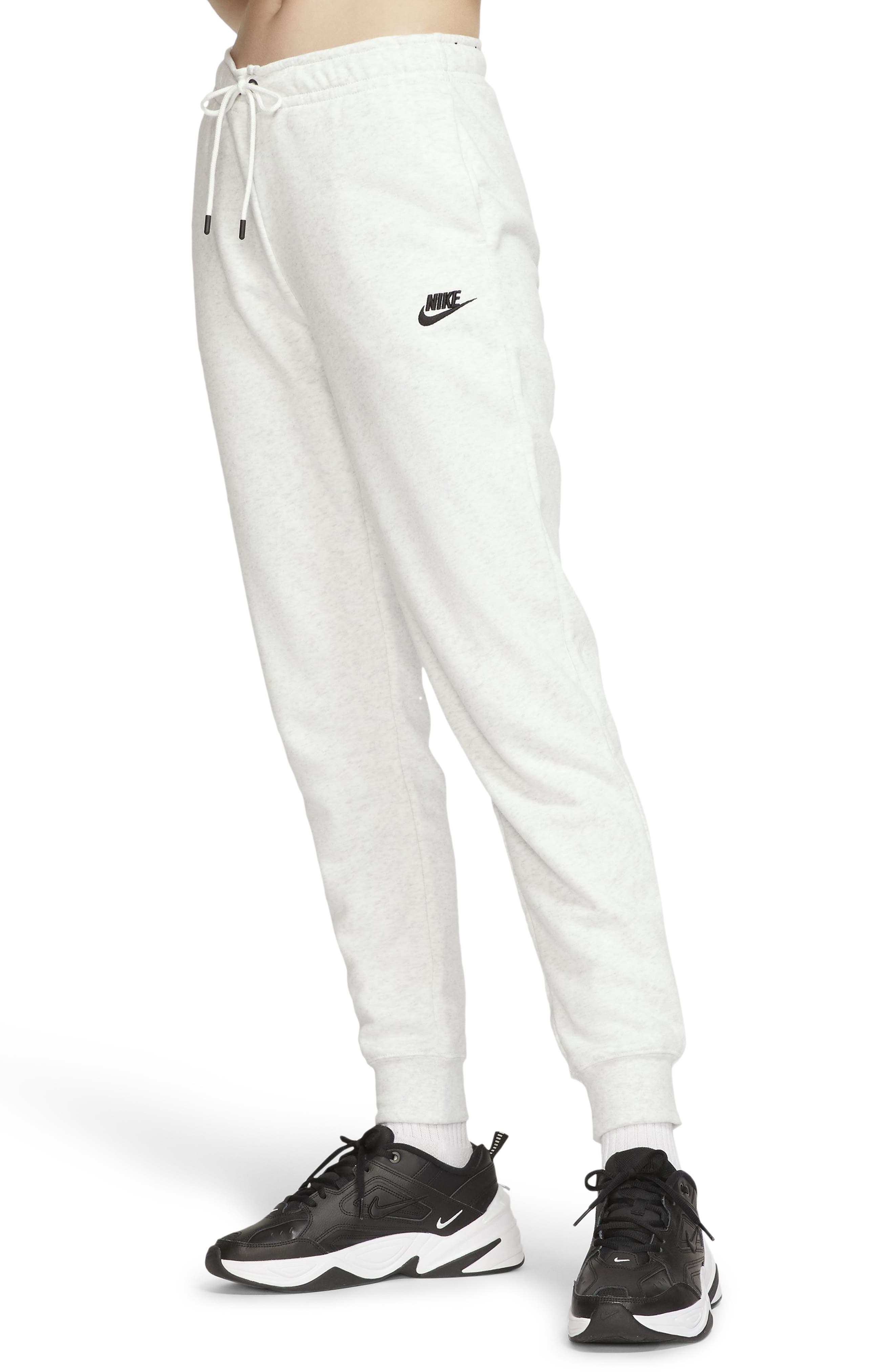 nike sportswear essential sweatpants